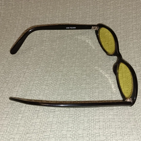 Vintage Oval Sunglasses with Yellow Lenses UNISEX display picture 3